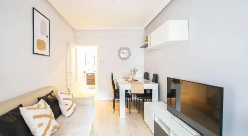 Apartamento moderno y céntrico en Huesca ciudad - Image 1
