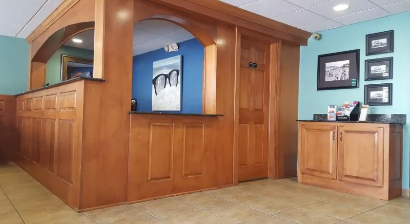 Atlantis Inn - Image 1
