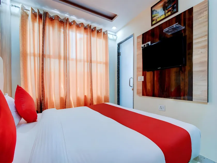 Hotel Delhi Guest House - Image 1
