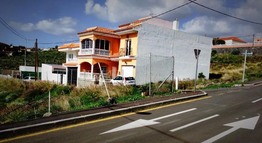 WIFI TENERIFE SUR GUEST HOUSE - Image 1