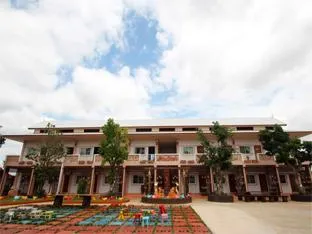 Montharntham Resort Ruknailuang - Image 1