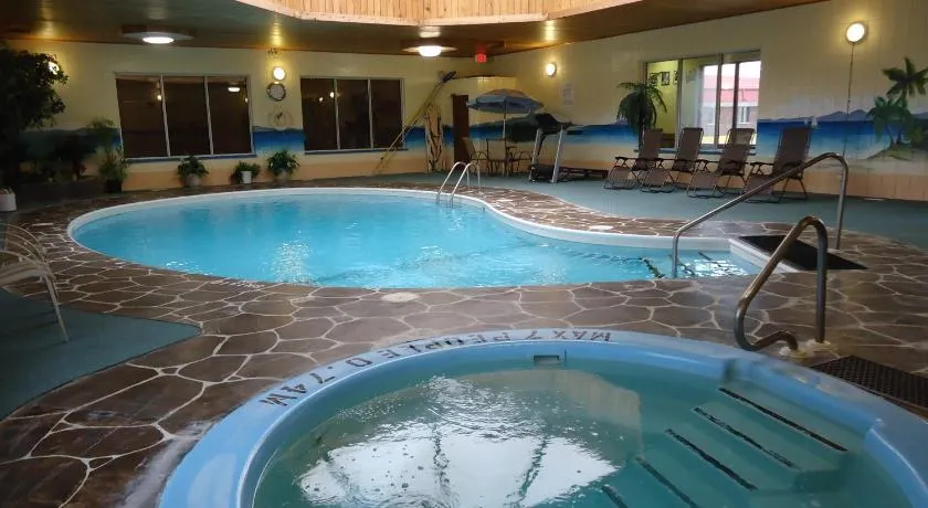 Canway Inn & Suites - Image 1