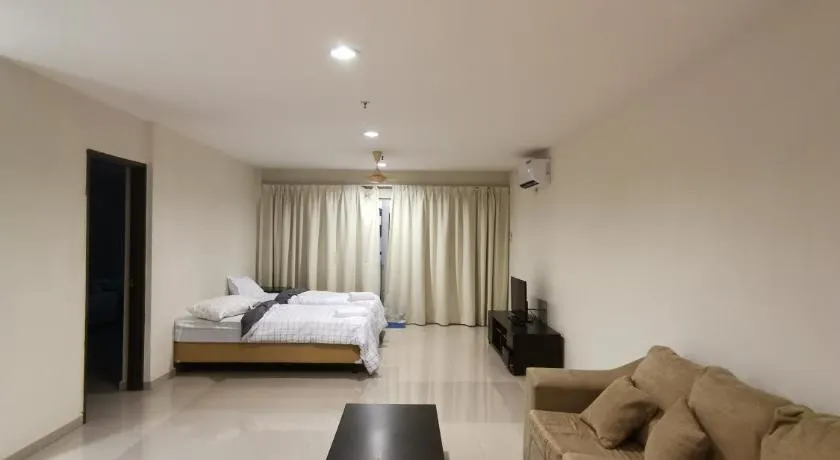Peaceful 1-bedroom unit at Marina Island by JoMy Homestay - Image 1
