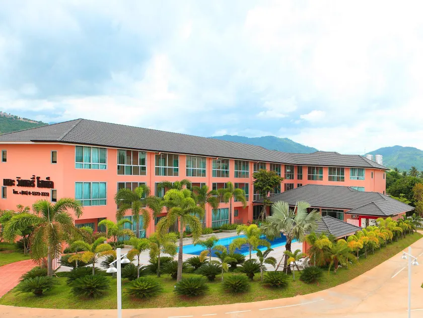 The Victory Hotel - Image 1
