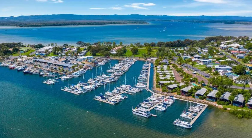 Tin Can Bay Marina Villas - Image 1