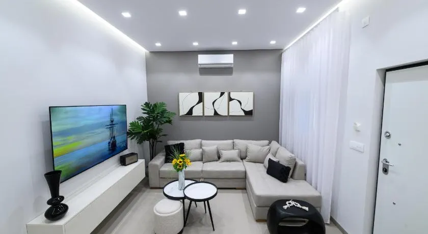 Lepanto Luxe Stay - Image 1