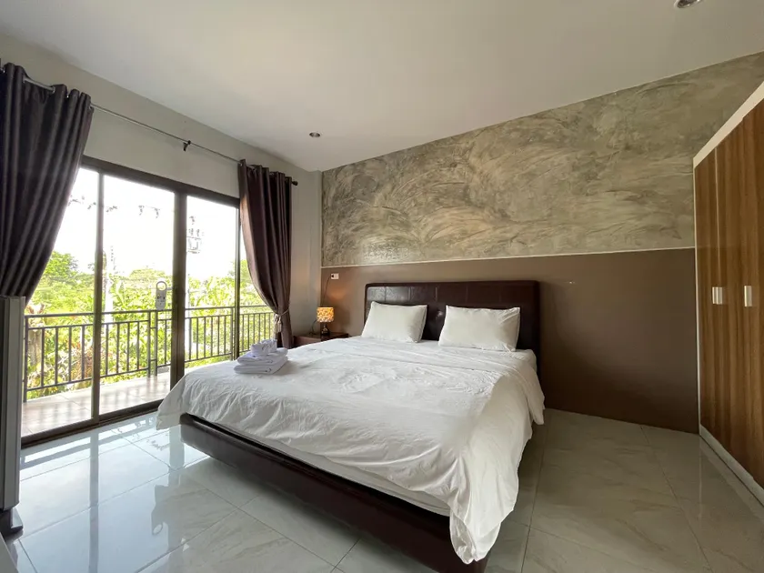 Smaids Room - Image 1