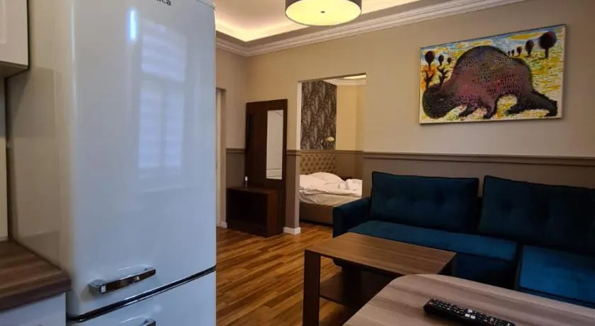 APART LuX BRISTOL - Image 1