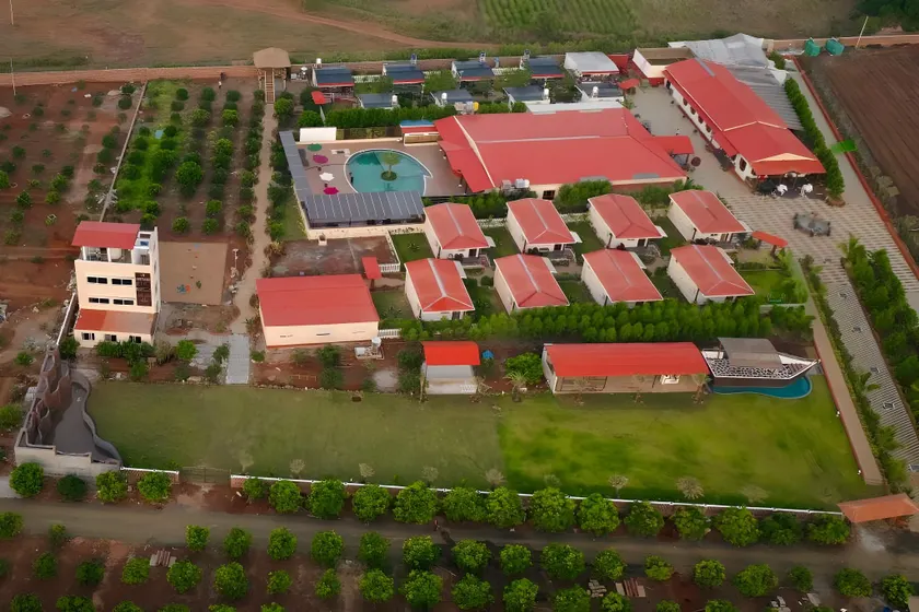 Vintage Retreat Resort - Image 1