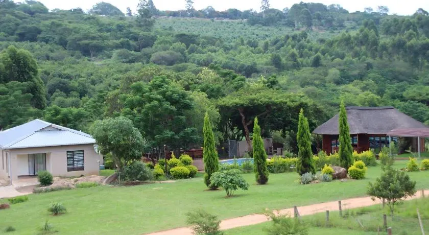 Emlanjeni Guest Lodge - Image 1