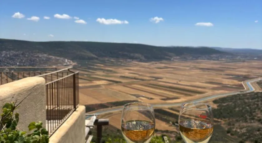 בית אירוח אישי/זוגי ומשפחתי בגליל התחתון אבטליון - Image 1