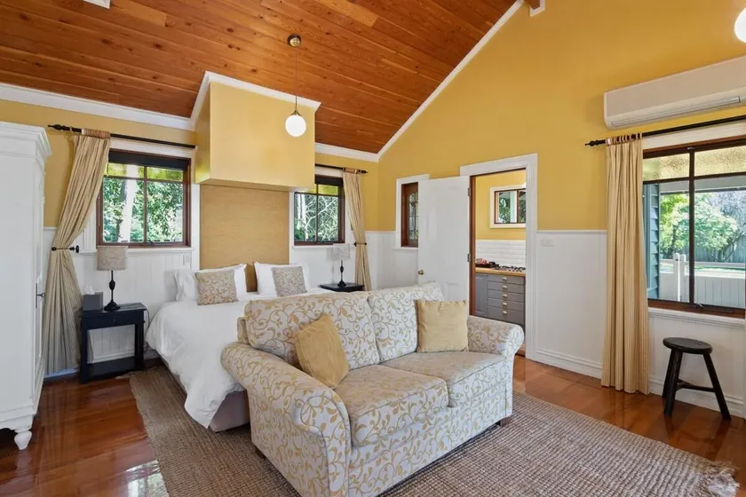 One-Bedroom Apartment - Acorn - Image 1