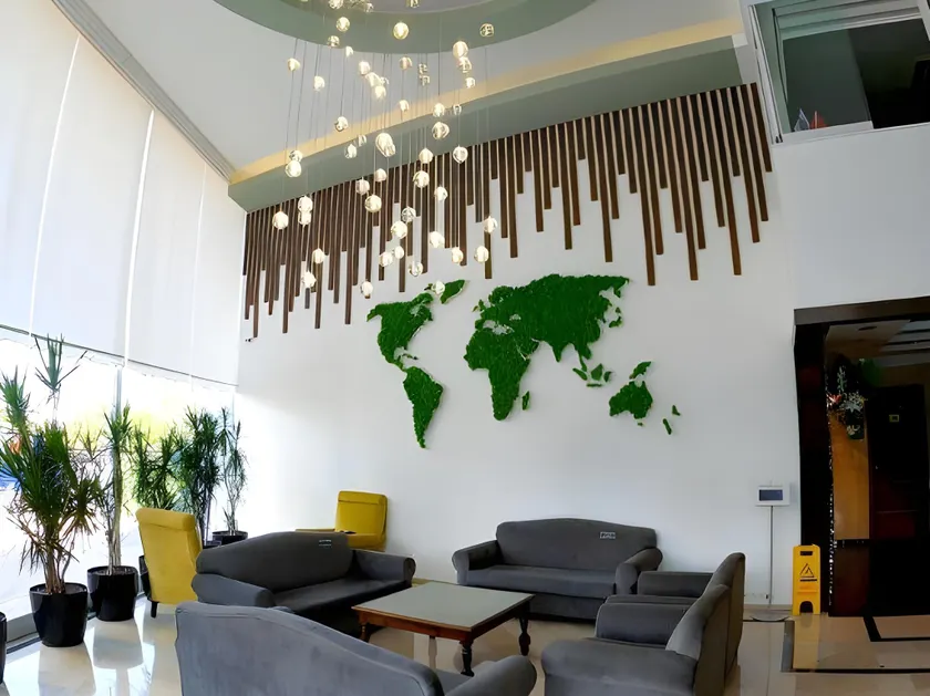 The Corner Park Hotel - Image 1