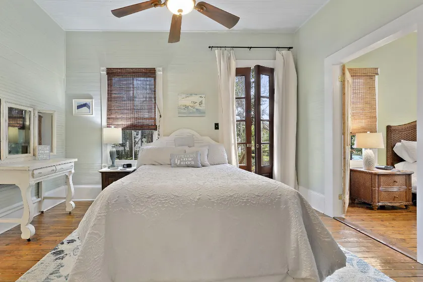 Carroll House Cottages - Image 1