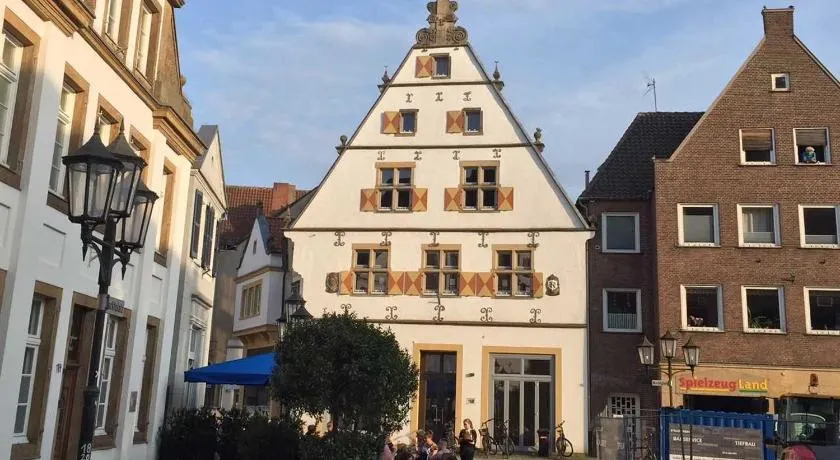 House Markt 12: hela golvet på 170 m² för upp till 12 personer centralt beläget i Rheine - Image 1