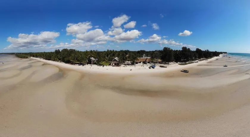 Vilancool Beach Resort - Image 1