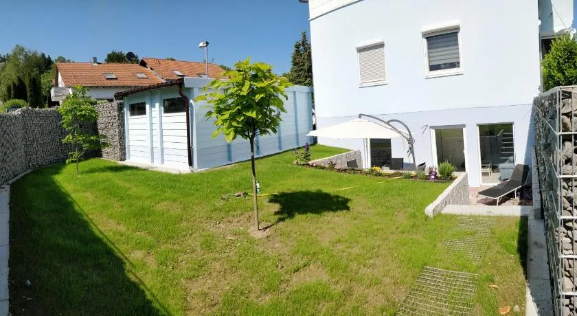 Casa Elea, die Ferienwohnung mit Terrasse und Garten am Tor zum Bodensee - Image 1