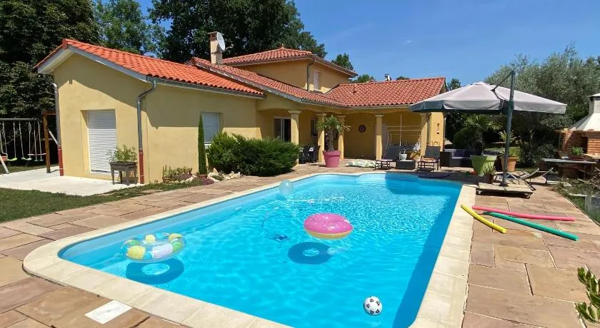 Chambres dans villa avec piscine - Image 1