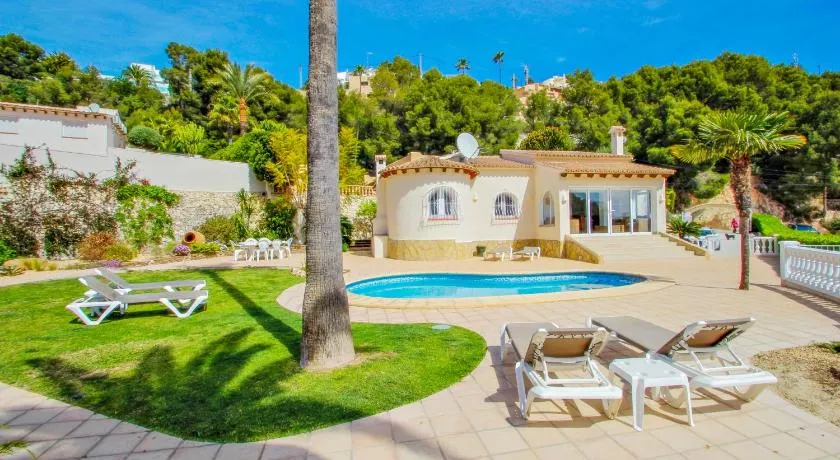 Alldo - hill side with private pool in Moraira - Image 1