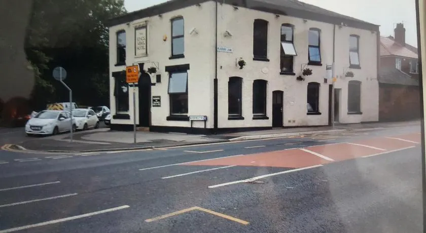Kings arms hotel - Image 1