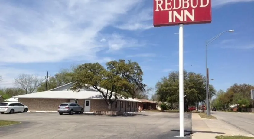 Redbud Inn - Image 1