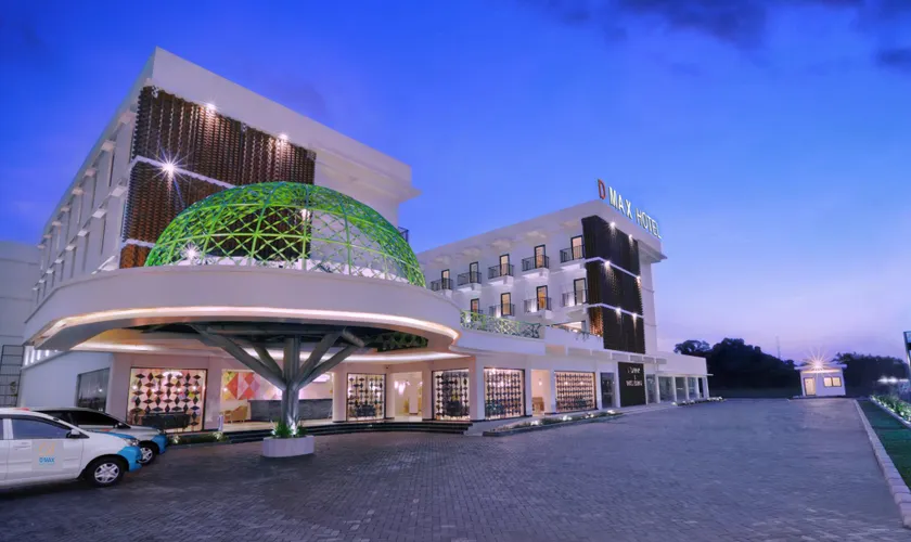 D'MAX Hotel & Convention Lombok - Image 1