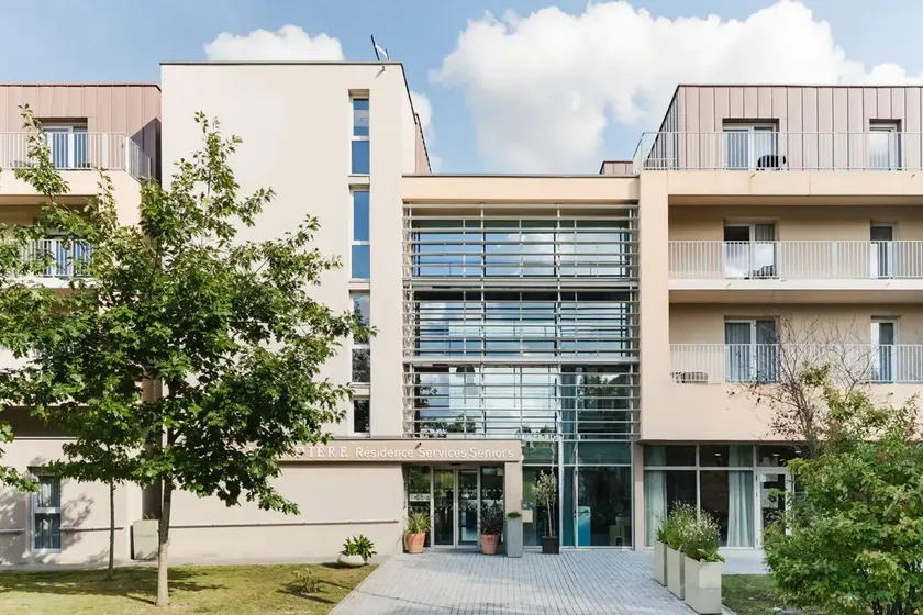 Quality Aparthotel Dinan - Image 1