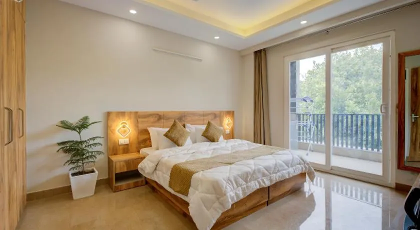 The Lodgers Luxury 1 BHK Serviced Apartment Near Golf Course Road Gurugram - Image 1