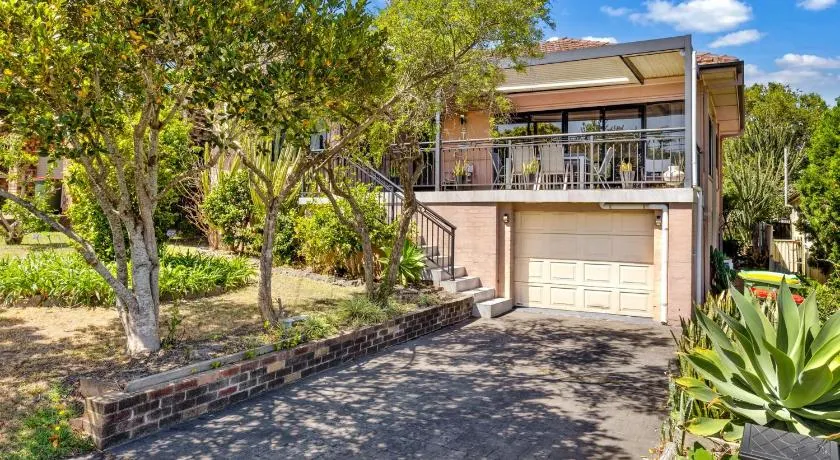 View Street Lake House - Image 1