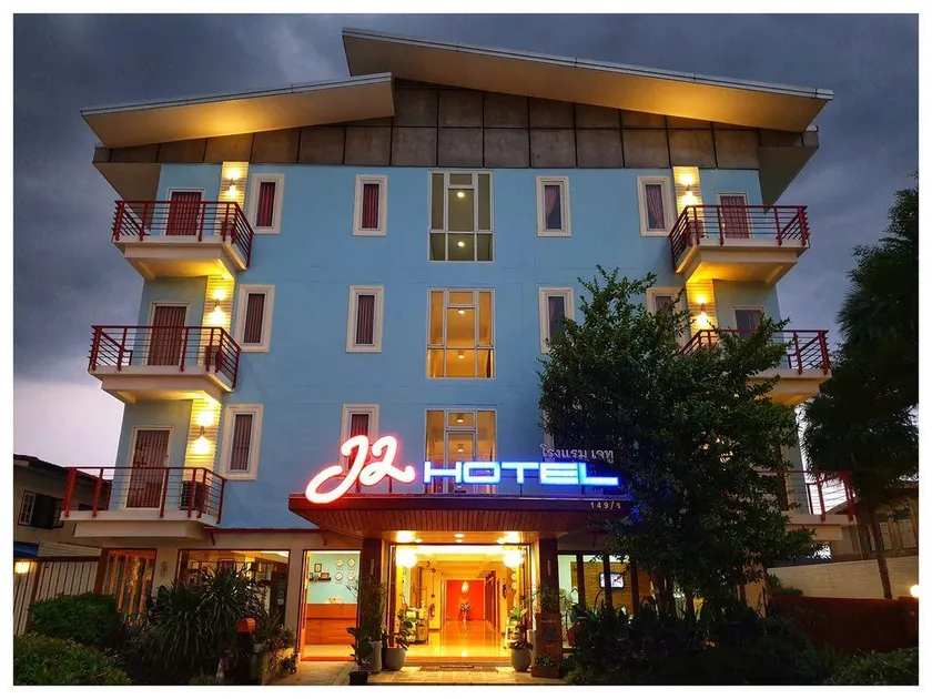 J2 Hotel - Image 1