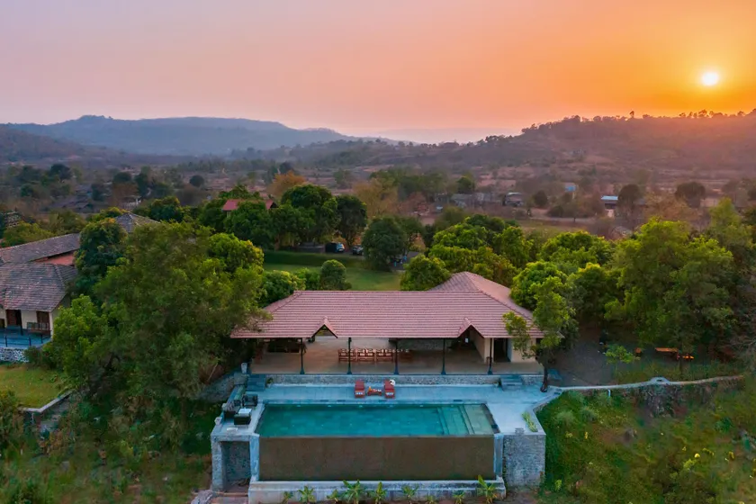 StayVista's Basalt - 5BHK Pet-Friendly Villa with Infinity Pool - Image 1