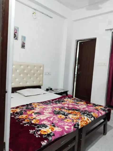 Shree Krishna Hotel - Image 1