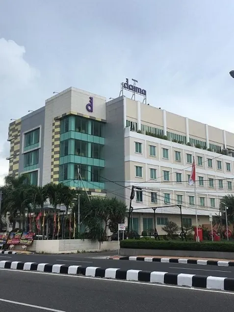 Daima Hotel Padang - Image 1
