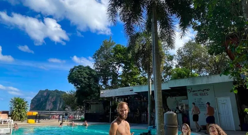 Blanco Hideout Railay - Youth Hostel 18 to 35 Only - Image 1