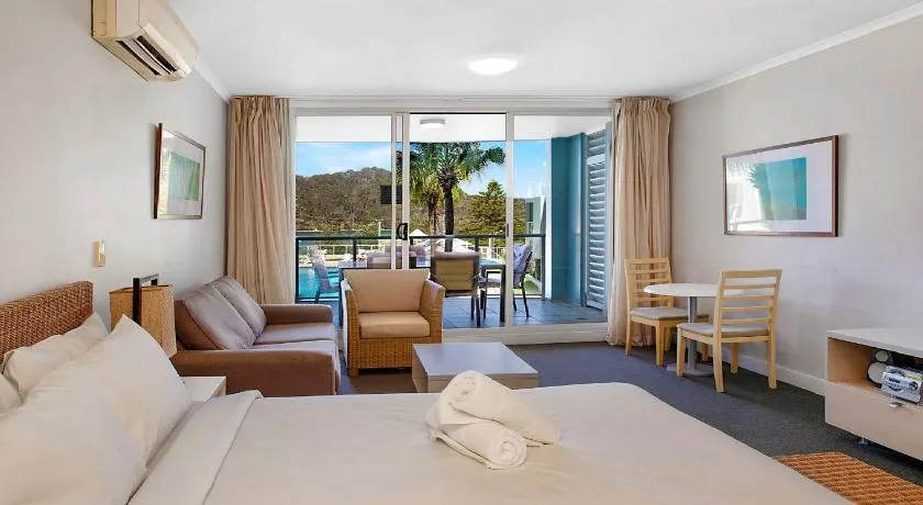 Vista Mare - Beachside Studio With Stunning Views - Image 1