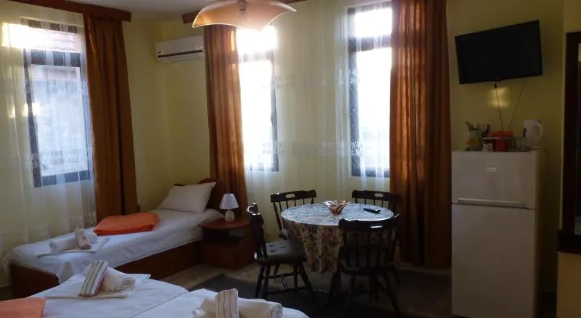 Guest House Zhelevi - Image 1