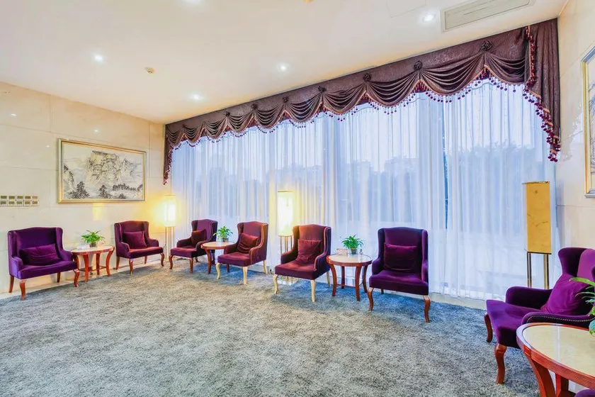 Changjiang International Hotel - Image 1