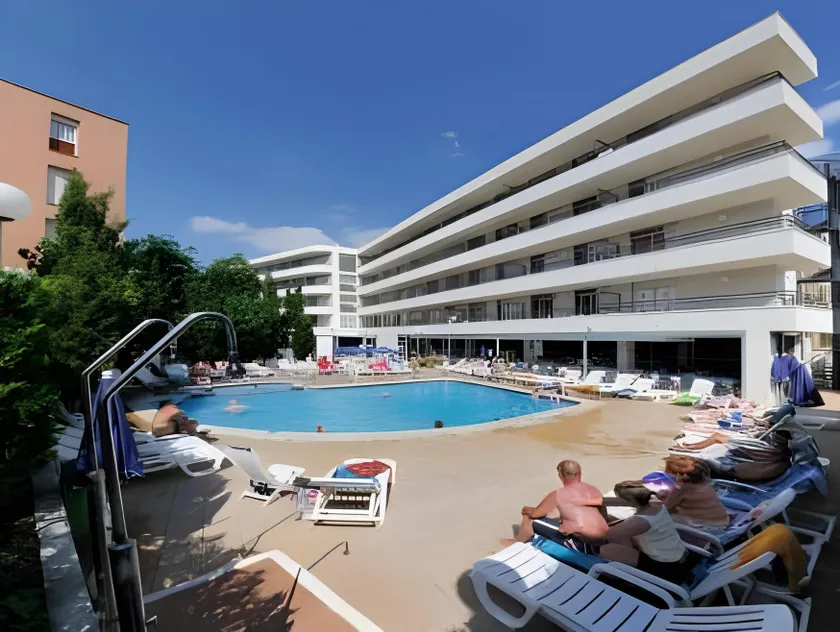 Medplaya Aparthotel Esmeraldas - Image 1