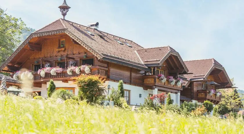 Ferienwohnung Schossleitner - der Wohlfühl-Ansitz am Wolfgangsee mit Weitblick - Image 1