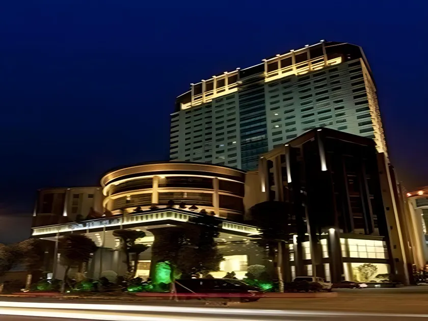 Yihao International Hotel - Image 1