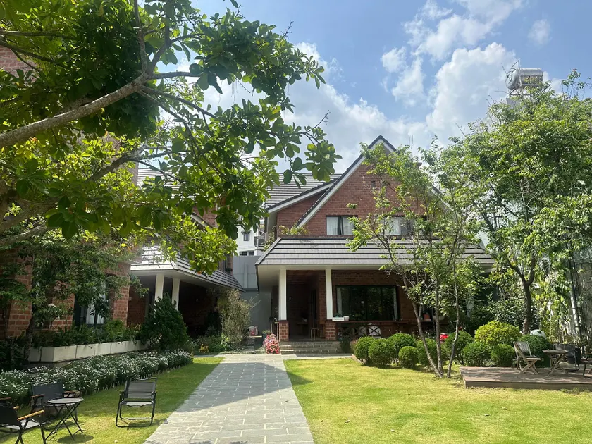 Hoang Loc Villa - Image 1