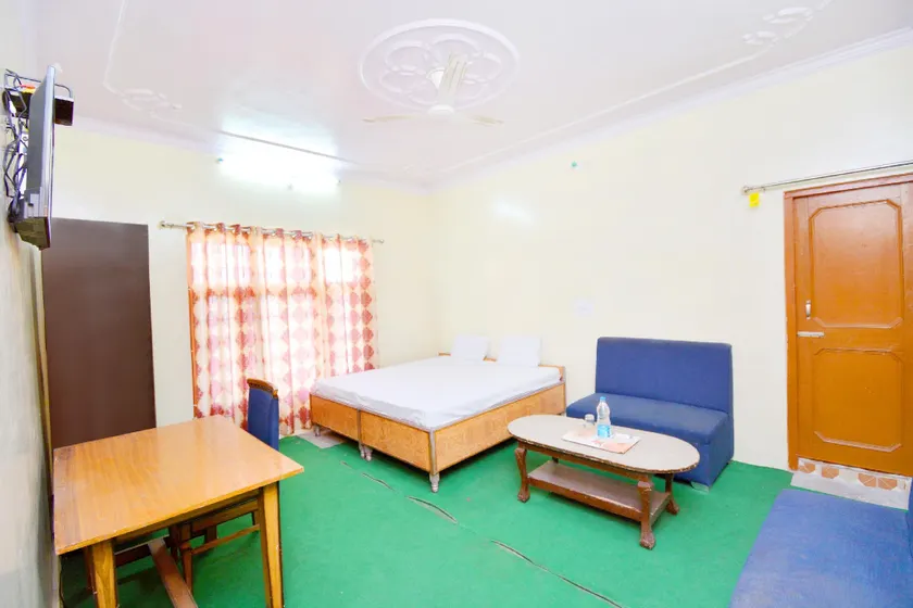 SPOT ON 40928 Jyoti Guest House - Image 1