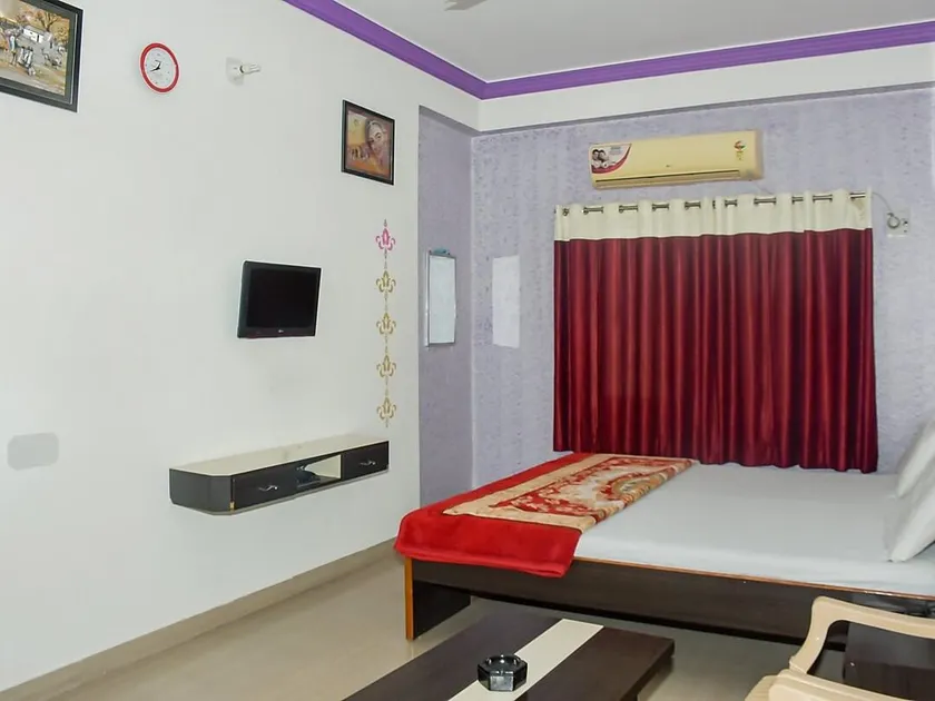 HOTEL SHYAM PALACE - Image 1
