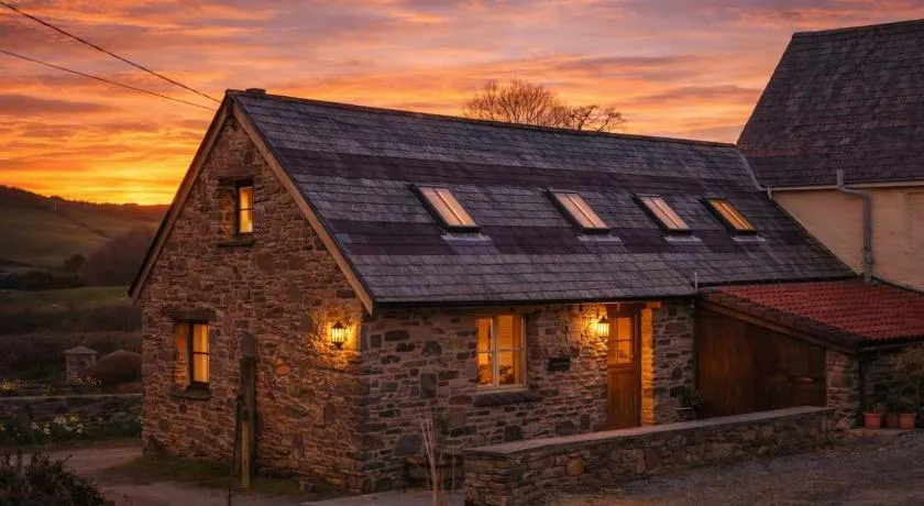 NEW Luxury Devon Barn Conversion - Image 1