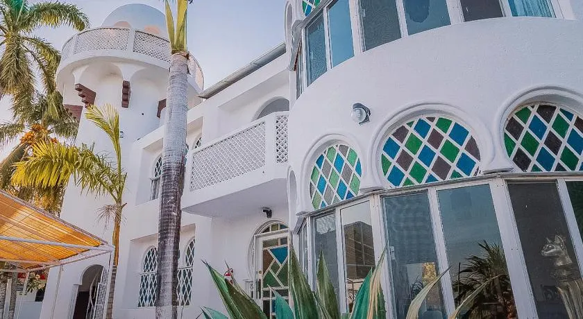 Casa Árabe - Image 1