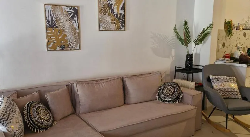Ivoni Family House - Image 1