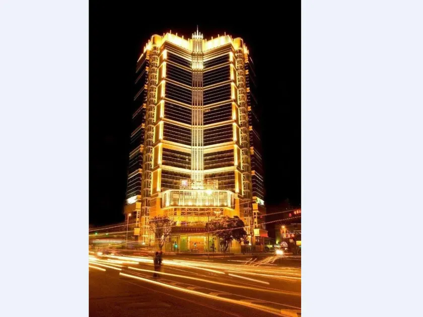 Skyline Plaza Hotel Guangzhou - Image 1