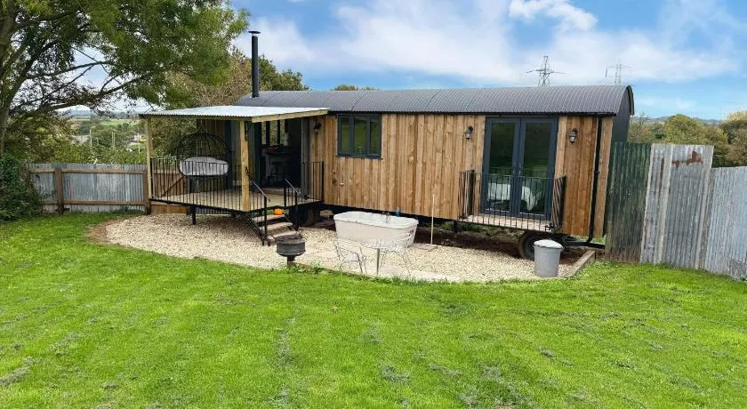 Bramley Shepherds Hut - Whimple - Image 1