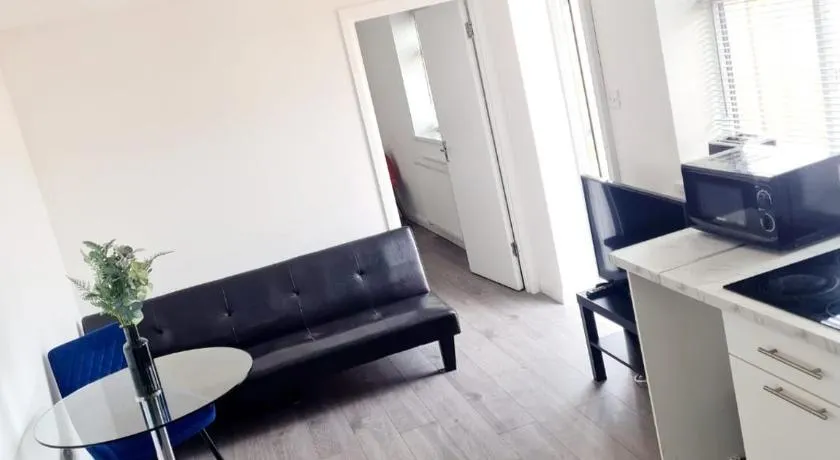 Modern 2 Bedroom Flat With Garden Harrow - London - Image 1
