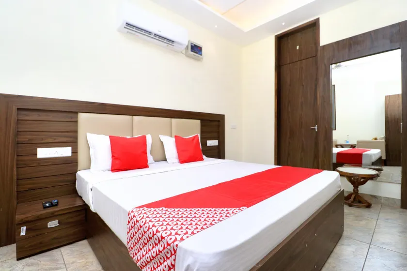 Jeevak hotel - Image 1